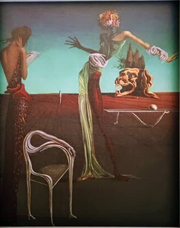 Dipinto surrealista di Salvador Dalí con una figura femminile filiforme in un paesaggio desertico